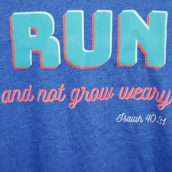 NWOT "Run and not grow weary" Isaiah 40:31 T-Shirt, 60/40 Polyester Cotton Blend - Picture 2 of 4